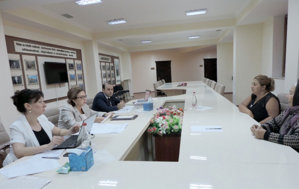 Dövlət İmtahan Mərkəzi Direktorlar Şurasının sədri Kürdəmirdə vətəndaşları qəbul edib