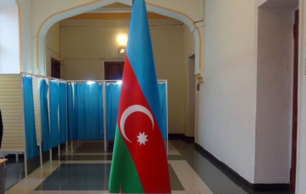 Azerbaijanis vote in referendum