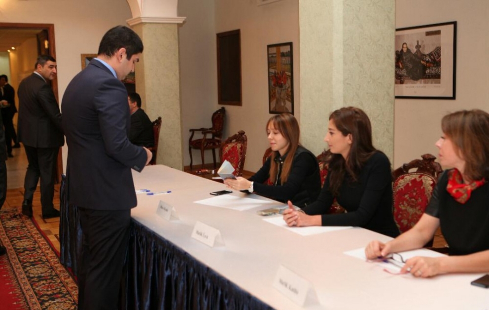 Azərbaycanın Rusiyadakı səfirliyində referendumla bağlı səsvermə başlayıb