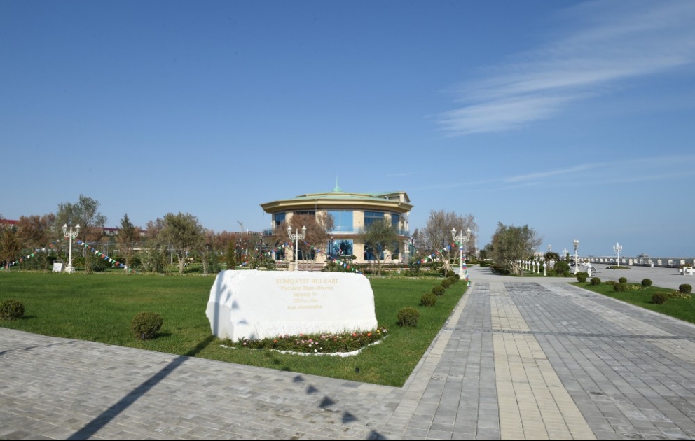 Mit Teilnahme von Präsident Ilham Aliyev in Sumgait neu angelegte Strandpromenade eröffnet