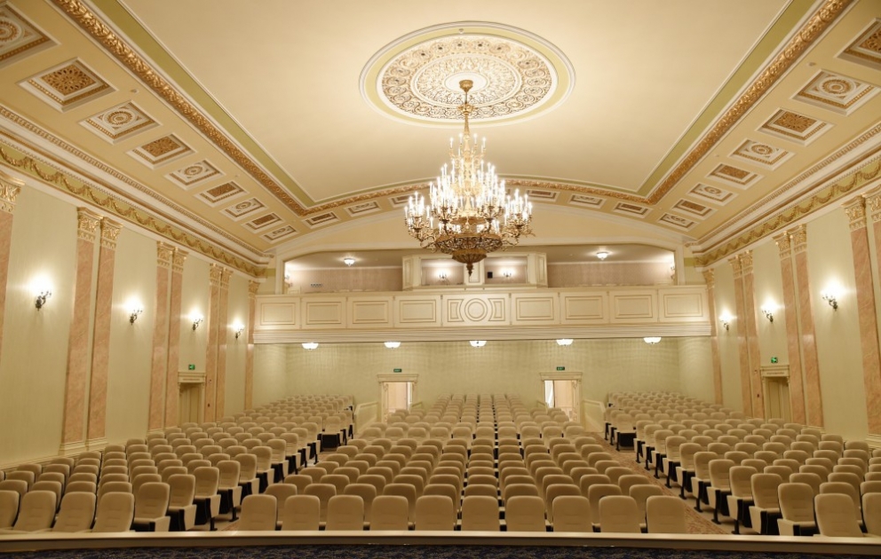 Präsident Ilham Aliyev inspiziert staatliches Schauspielhaus in Sumgait nach gründlicher Renovierung
