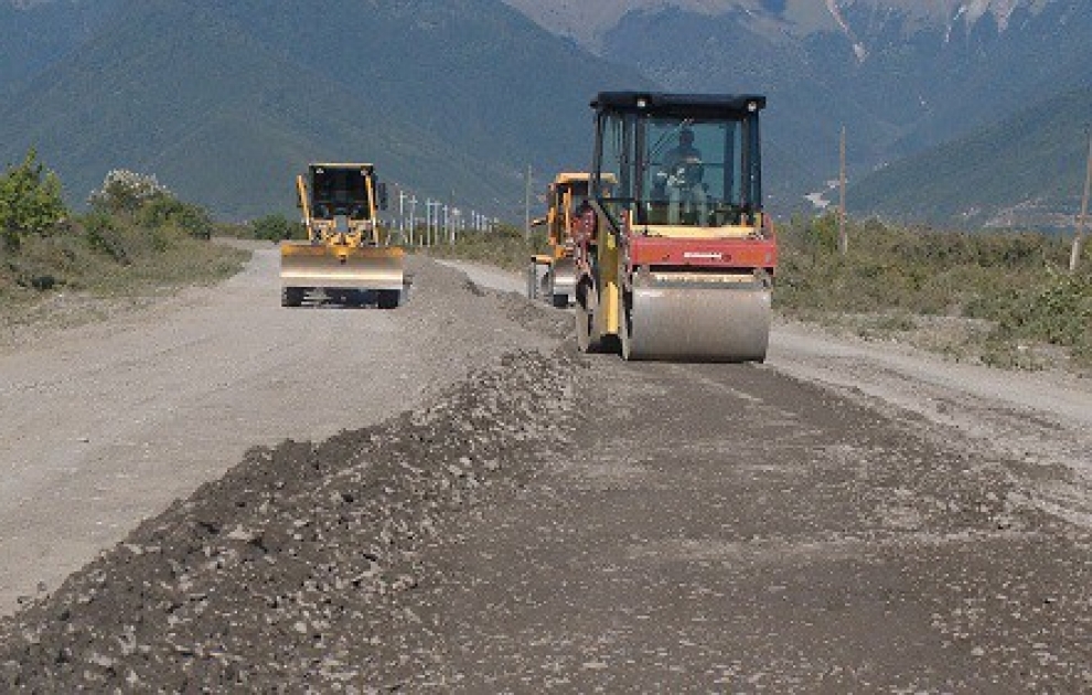 Şəkidə yeni avtomobil yolu inşa edilir