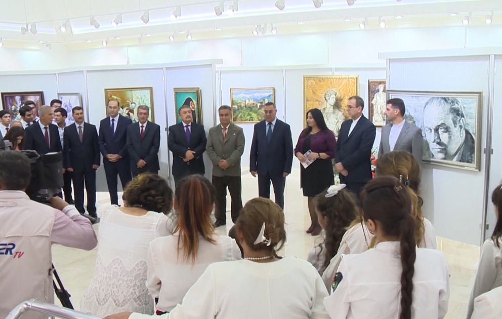 Rəssam Eldar Zeynalovun fərdi sərgisi açılıb
