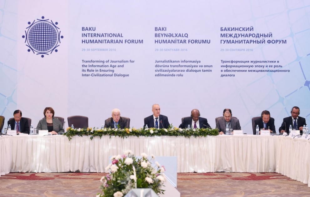 Humanitäres Forum in Baku: Runder Tisch zum Thema „Rolle des Journalismus in der Gewährleistung interkulturellen Dialogs“