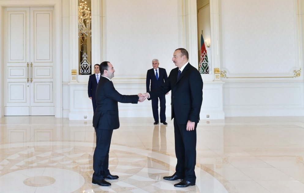 Prezident İlham Əliyev Rumıniyanın Azərbaycanda yeni təyin olunmuş səfirinin etimadnaməsini qəbul edib