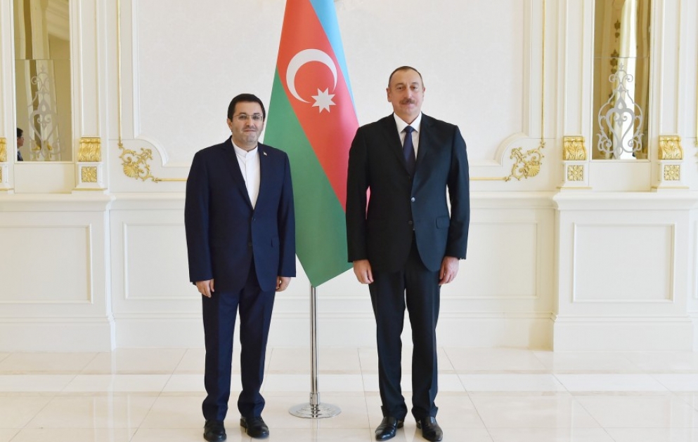 Le nouvel ambassadeur iranien remet ses lettres de créance au président Ilham Aliyev