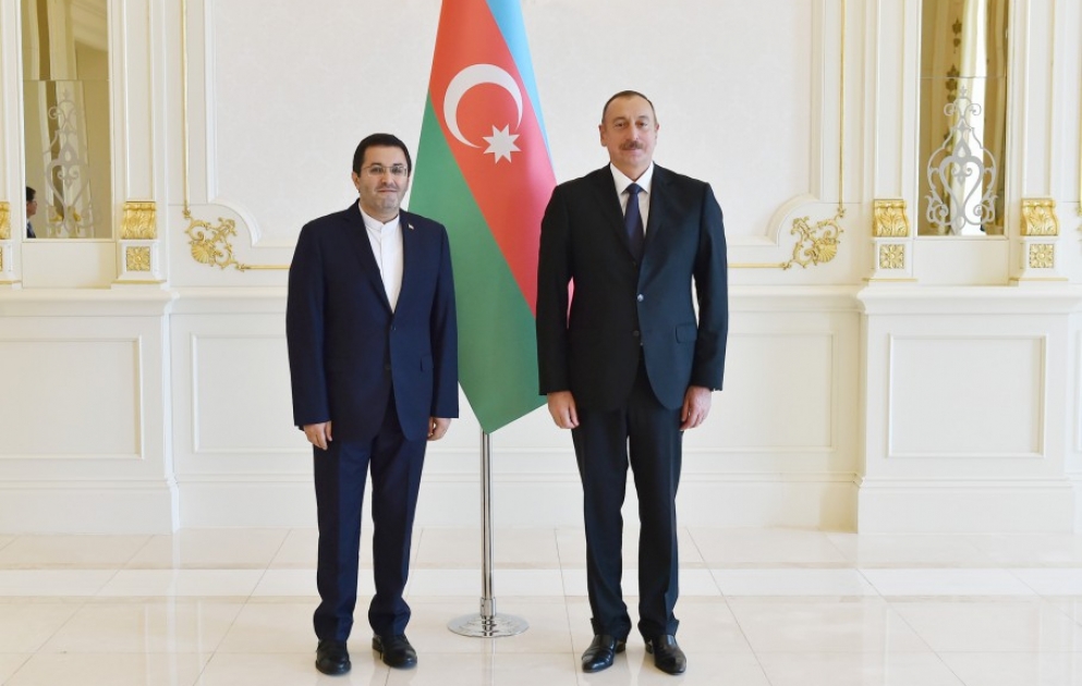 Präsident Ilham Aliyev nimmt Beglaubigungsschreiben des neuen iranischen Botschafters entgegen