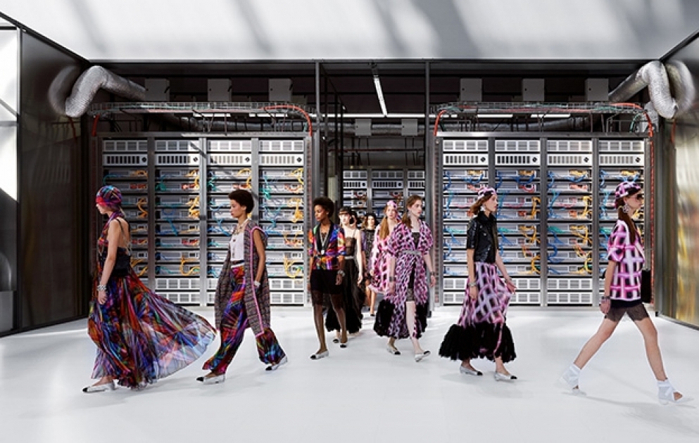 Неделя моды в Париже: «Chanel» весна-лето 2017