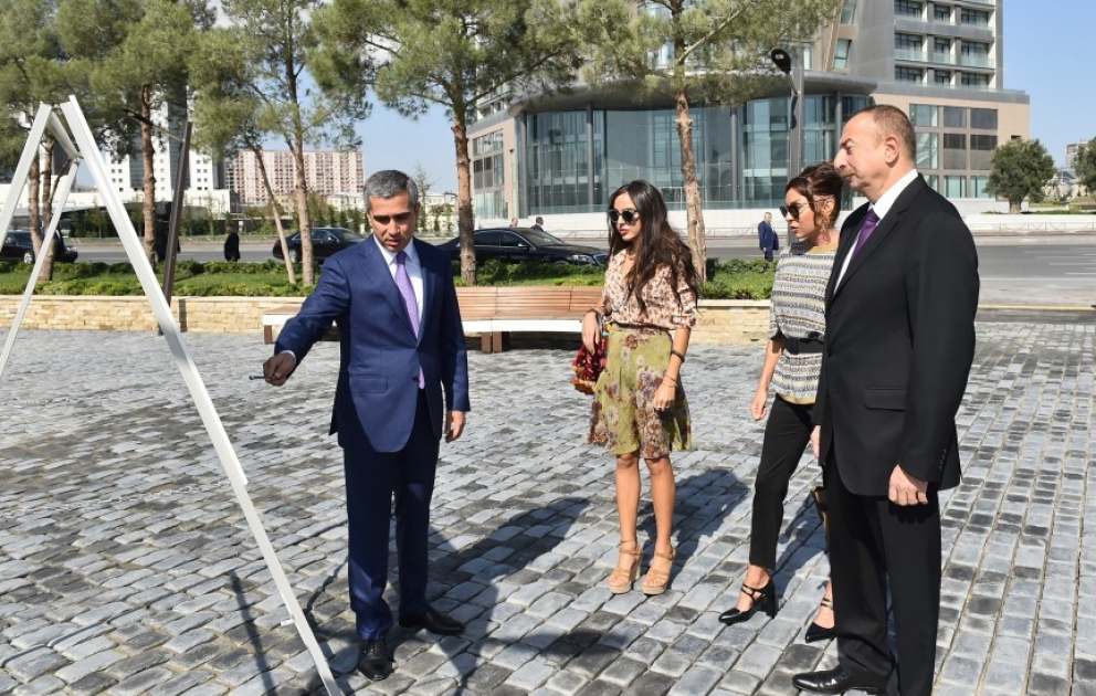 Prezident İlham Əliyev Xətai rayonunda yeni yaradılan park kompleksinin açılışında iştirak edib