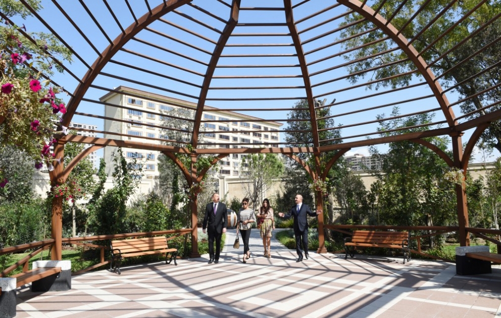 Le président de la République a visité le nouveau Parc «Qizilgul baghi» à Bakou