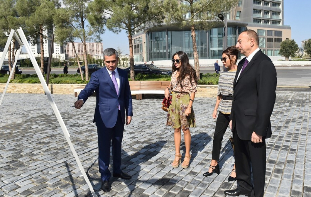 Präsident Ilham Aliyev weit neuen Park im Khatai Bezirk ein