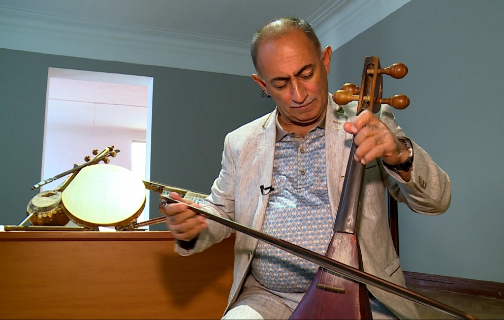 Xalq Artisti Munis Şərifov: Musiqi alətləri insan kimi həssasdır