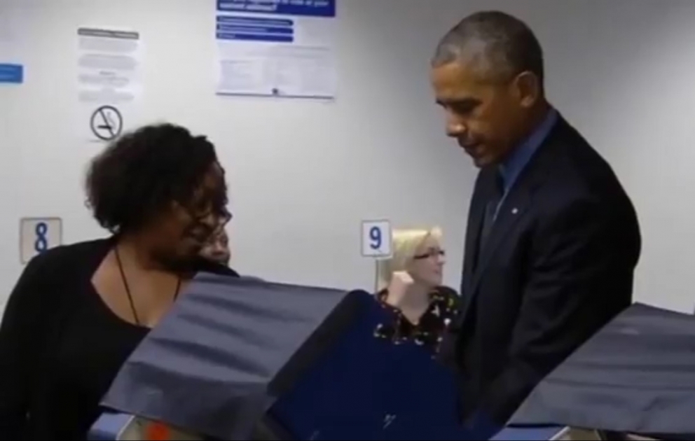 Barak Obama vaxtından əvvəl səs verdi
