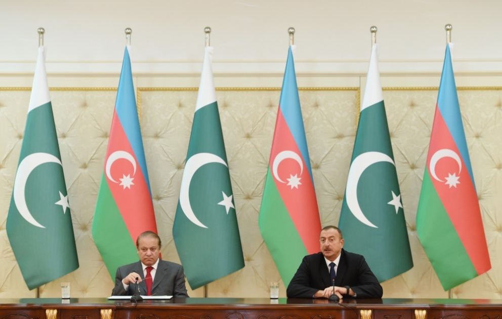 Le président Ilham Aliyev et le Premier ministre pakistanais Nawaz Sharif ont fait une déclaration conjointe à la presse