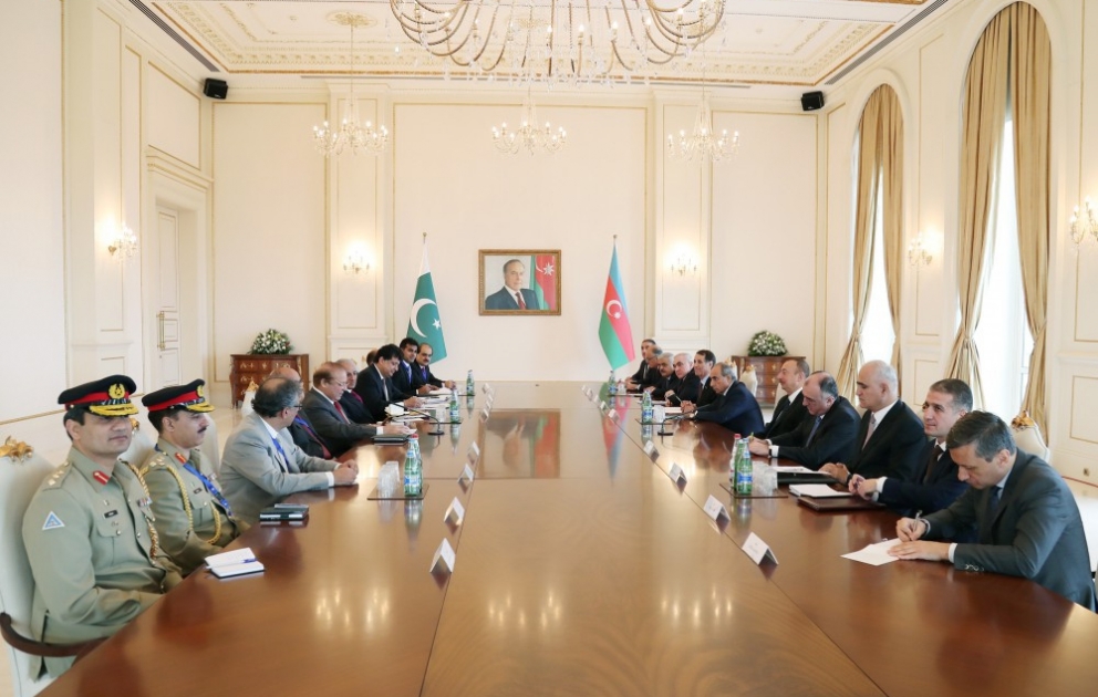 President Ilham Aliyev and Prime Minister of Pakistan Muhammad Nawaz Sharif held expanded meeting