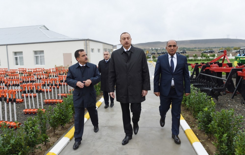 Prezident İlham Əliyev Qazaxda “Birinci Şıxlı” kəndli fermer təsərrüfatının təqdimatında iştirak edib
