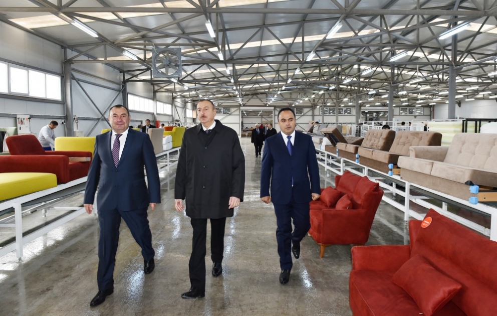 Déplacement à Aghstafa: le président Ilham Aliyev inaugure une usine de meubles