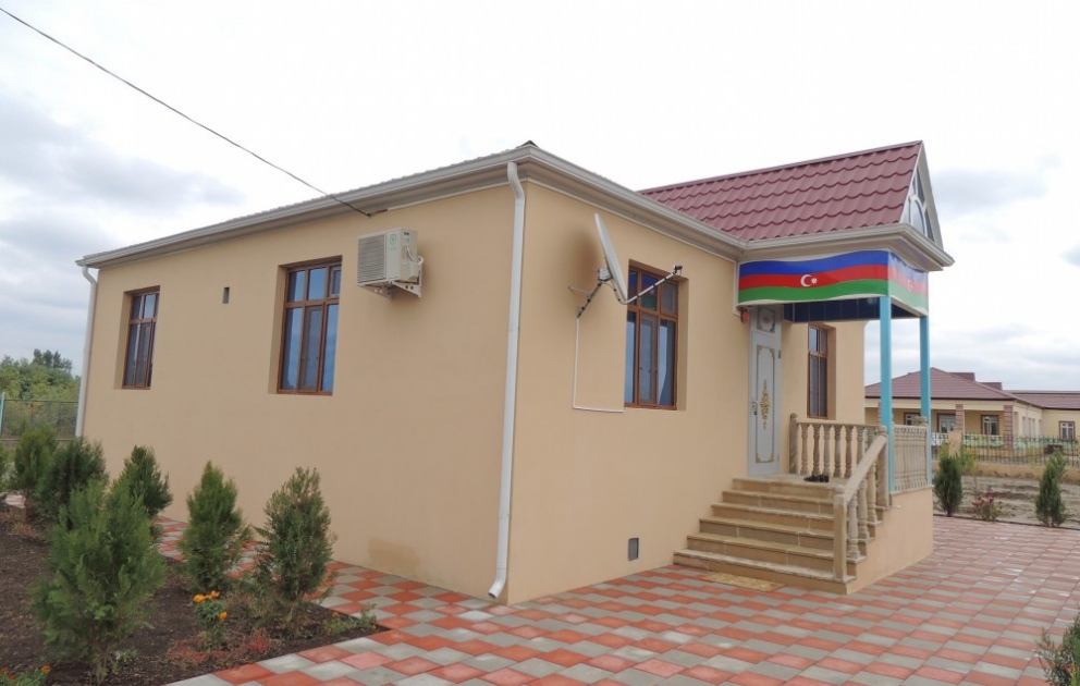 Aprel döyüşlərində şəhid olan əsgərin ailəsinə yeni ev verilib