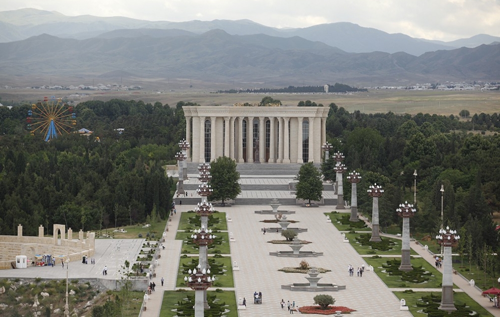 Dünyanın beş ən böyük parklarından olan Gəncə parkından REPORTAJ