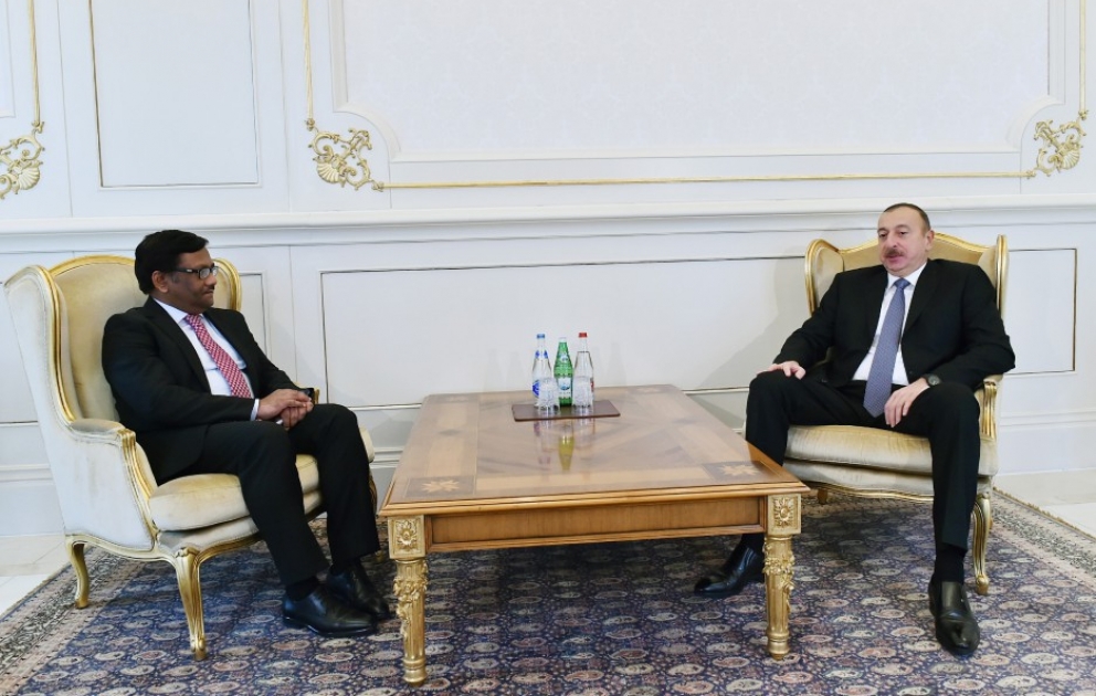 Präsident Ilham Aliyev nimmt Beglaubigungsschreiben des neuen Botschafters von Bangladesch entgegen