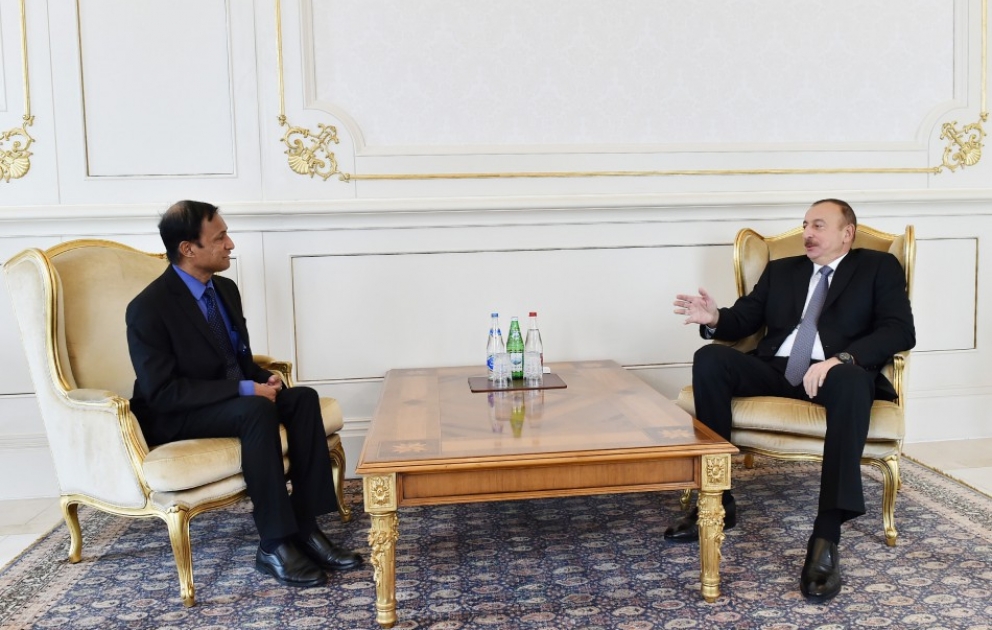 President Ilham Aliyev received credentials of incoming Sri Lankan Ambassador