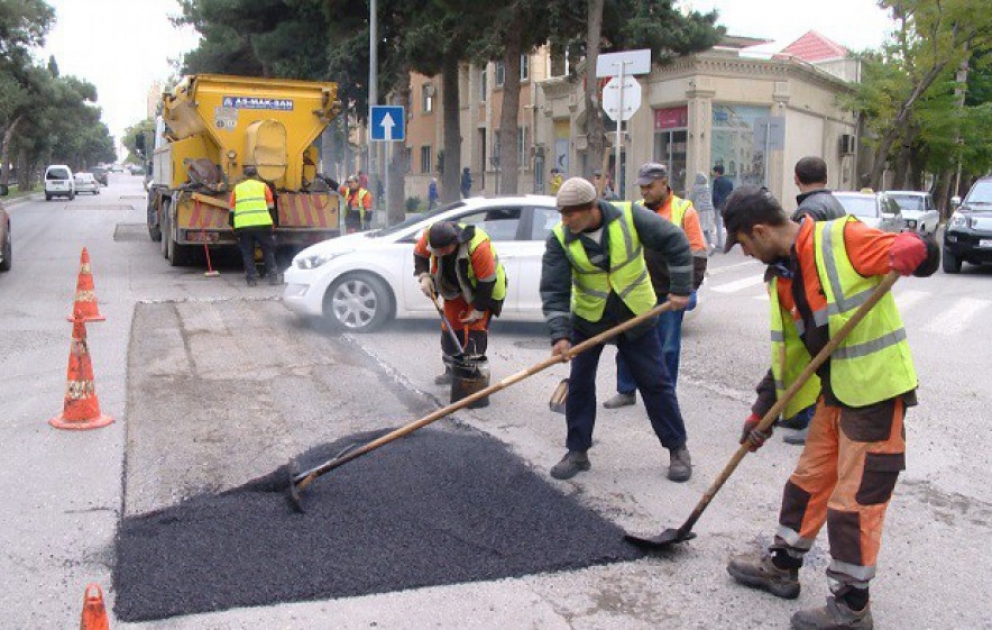 Payız-qış mövsümü ilə əlaqədar Bakıda təmir işləri aparılır