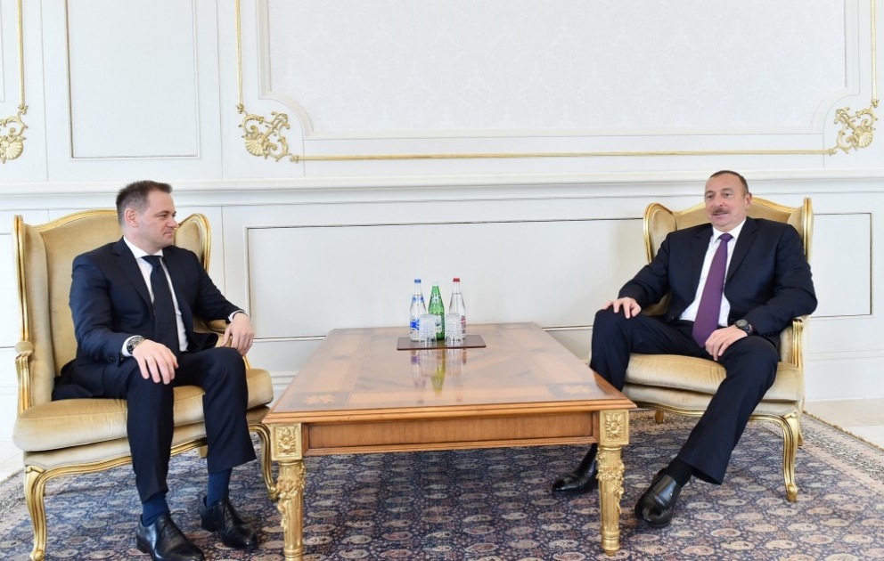 Prezident İlham Əliyev Albaniyanın Azərbaycanda yeni təyin olunmuş səfirinin etimadnaməsini qəbul edib