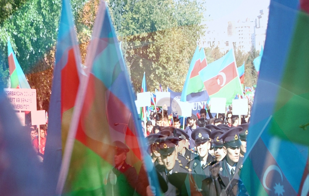 Bakıda "Bayraq yürüşü"