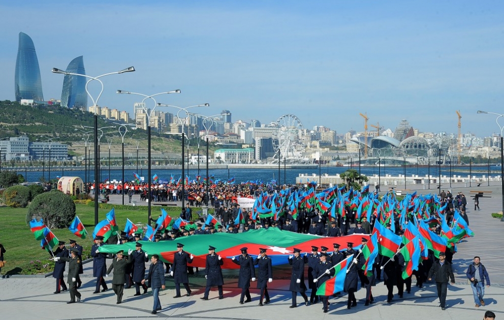 Flaggenumzug in Baku