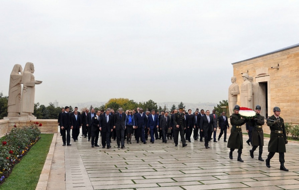 Ankaradakı diplomatik korpusun rəhbərləri Anıtqəbiri ziyarət ediblər
