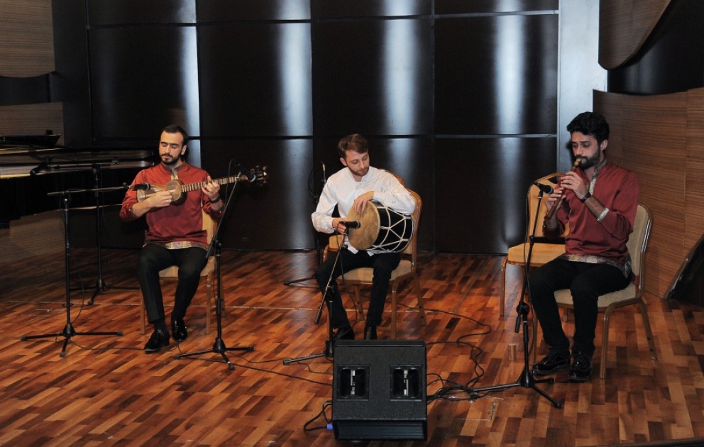 Bakı Konqresinin iştirakçılarına maraqlı konsert proqramı təqdim edilib