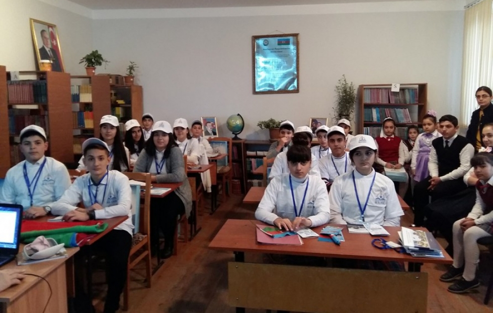 Suraxanı məktəbliləri Salyana səfər ediblər