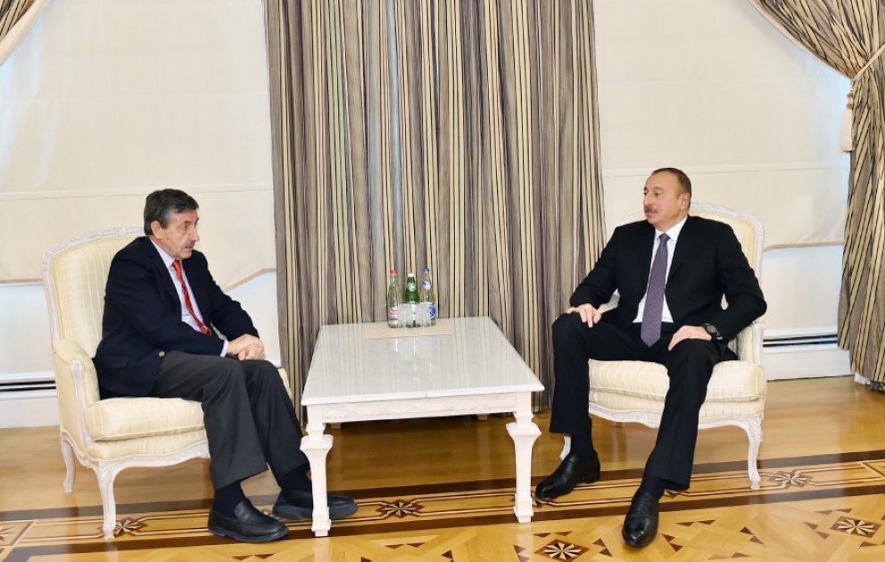 Präsident Ilham Aliyev empfängt den ICF-Präsidenten
