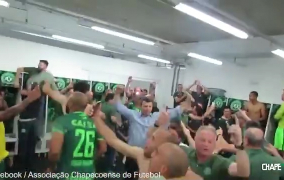 Təyyarə qəzasında həlak olan braziliyalı futbolçuların 5 gün əvvəlki qələbə sevinclərinin videosu yayılıb