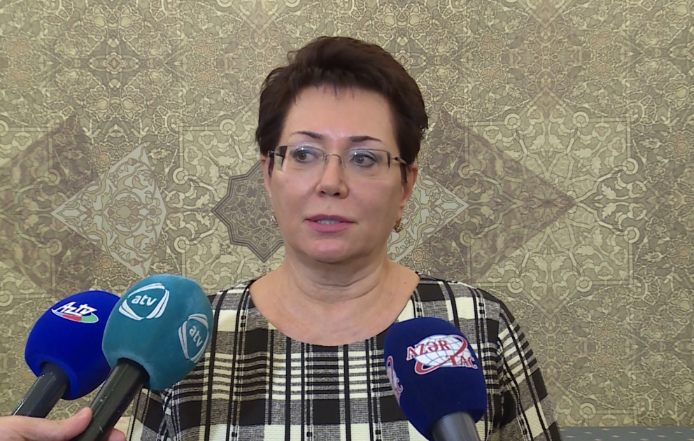 E.Axundova: Çalışmışam ki, kitabda maraqlı məqamları oxuculara sadə, publisist dillə çatdırım