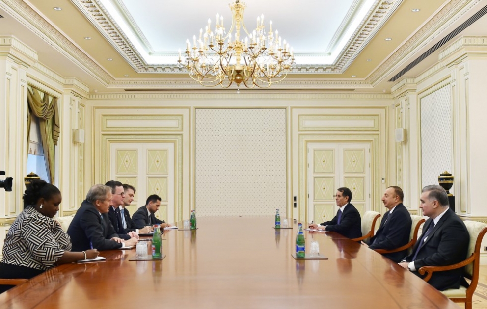 Le président azerbaïdjanais rencontre les représentants du département d’Etat américain du Commerce
