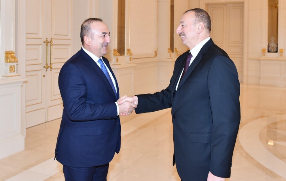 Entretien du président de la République avec le ministre turc des Affaires étrangères