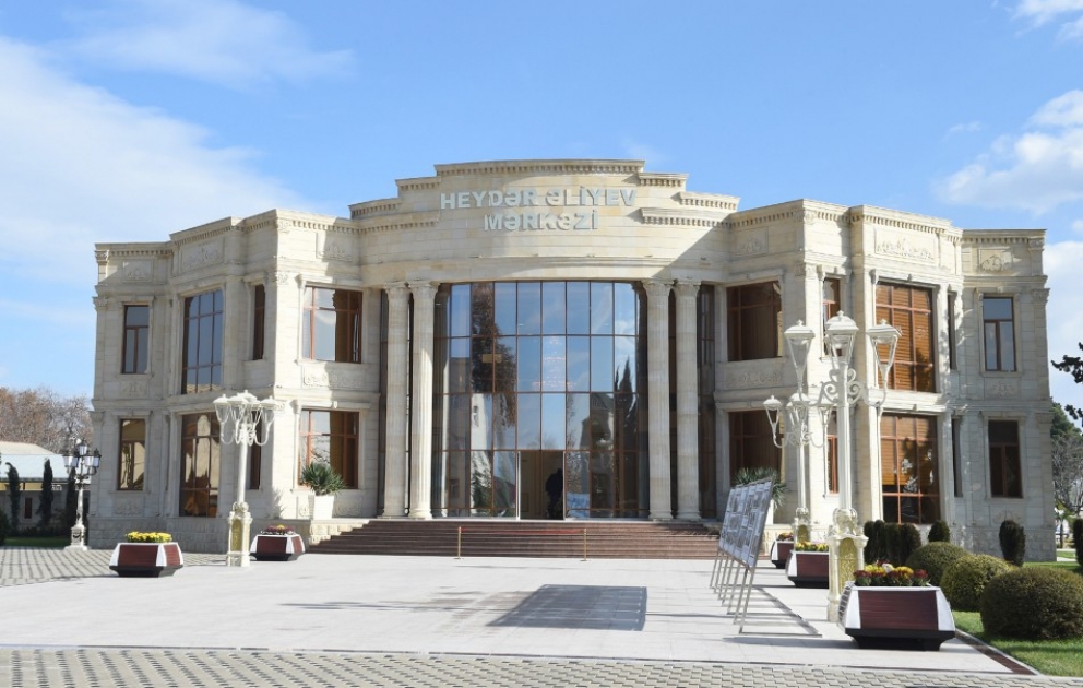Le président Ilham Aliyev inaugure le Centre Heydar Aliyev à Aghdam