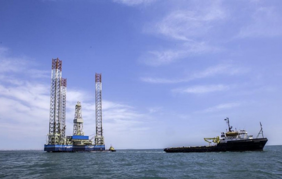 К поискам нефтяников привлечены 4 подводных корабля