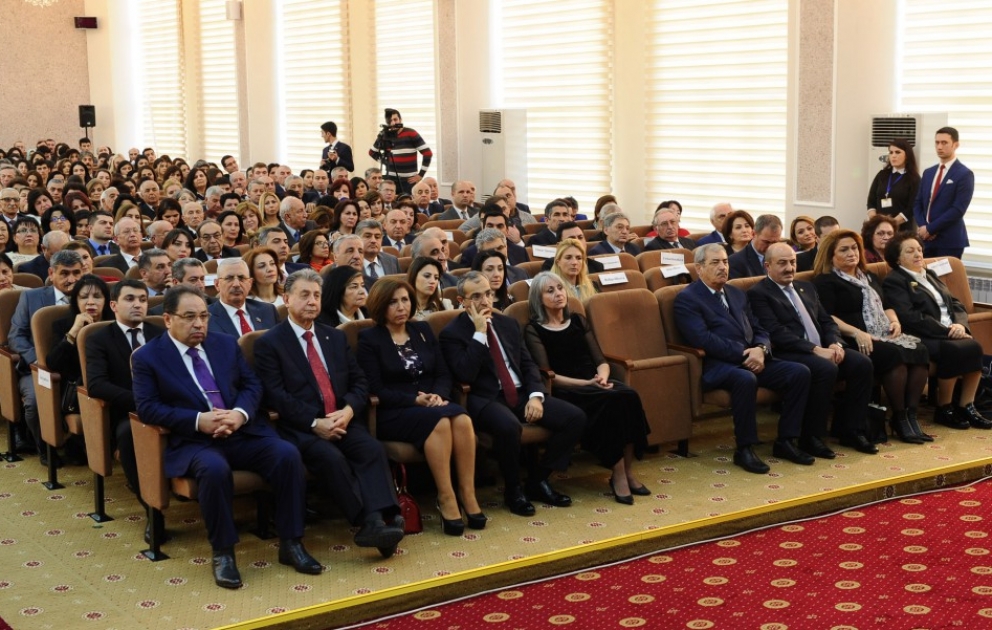 Bakı Slavyan Universitetinin 70 illik yubileyi qeyd edilib