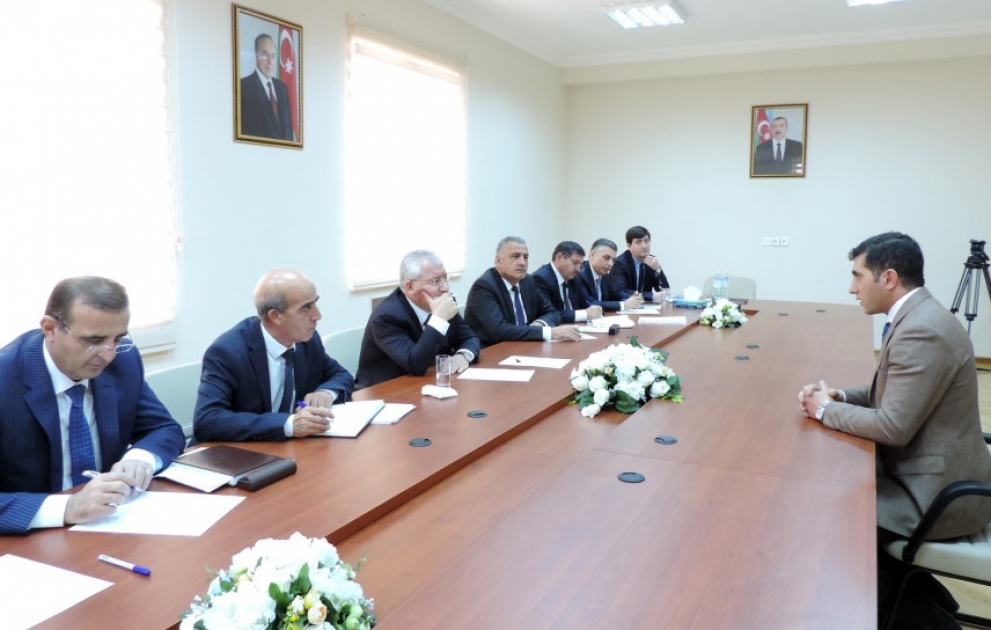 Kənd təsərrüfatı naziri Göygöl rayonunda vətəndaşlarla görüşüb