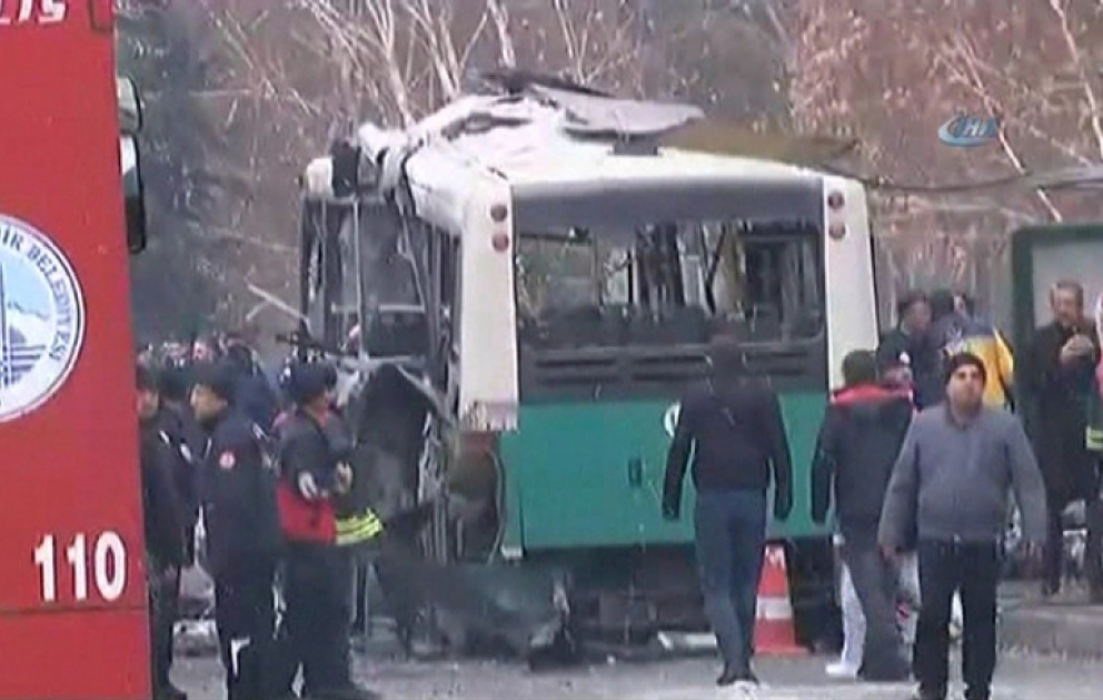 Türkeı: Autobombe trıfft bus mıt wehrdıenstleıstenden ın kayserı