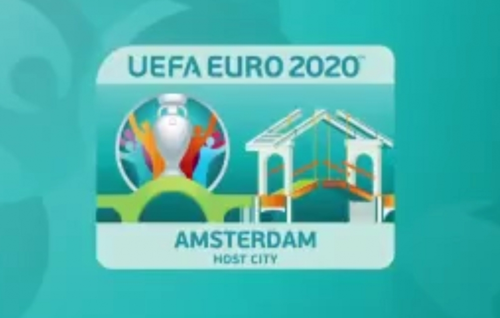 Eine weitere Stadt das Logo für "Euro-2020" präsentiert