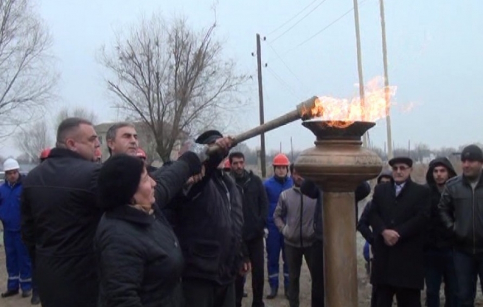 Salyanın Marışlı kəndinə təbii qaz verilib