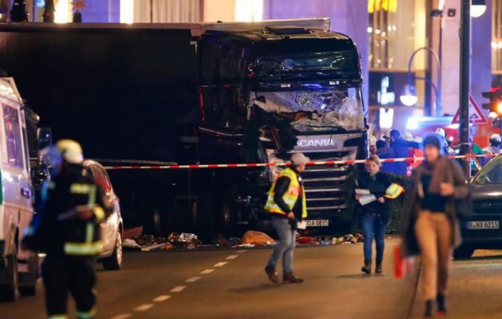 Berlin: Detain suspect after several killed in deadly Christmas market truck crash