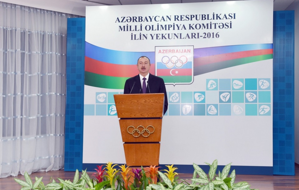 Le président Ilham Aliyev participe à une cérémonie consacrée au bilan sportif de 2016