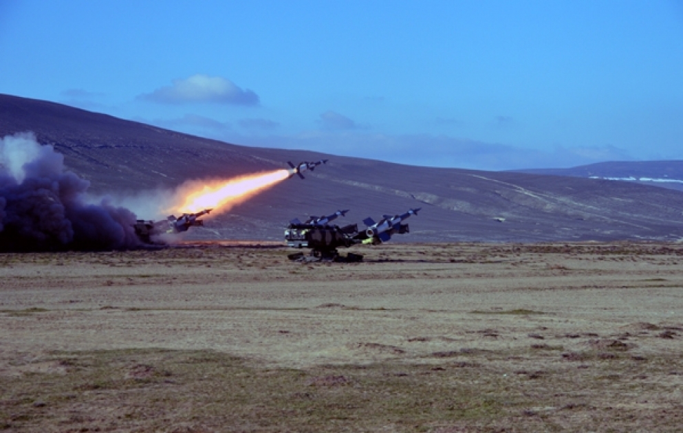 Les exercices de l’armée de défense aérienne se poursuivent