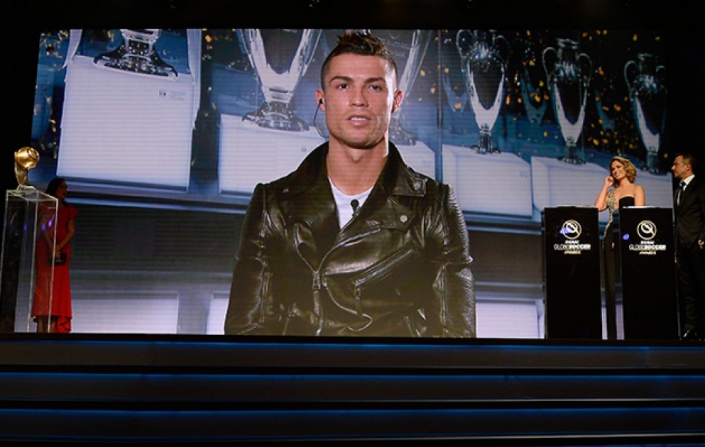 Crıstıano Ronaldo gewınnt "Globe Soccer Award - 2016"