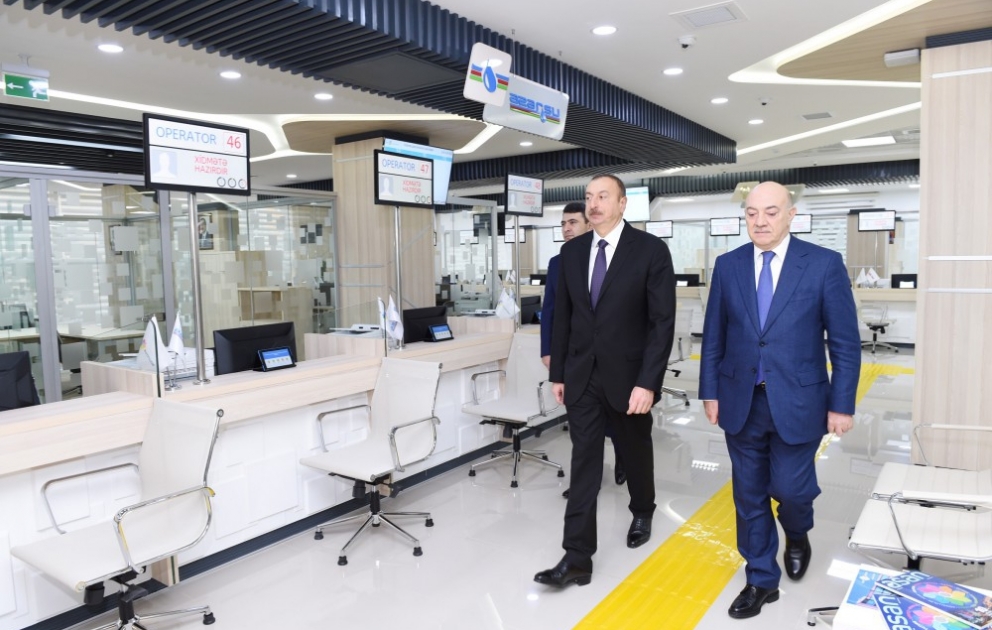 Le président de la République inaugure le Centre de « Services publics ASAN » No1