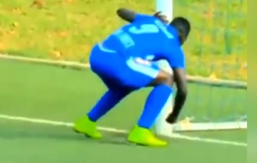 Afrikalı futbolçu rəqib qapısını ovsunladı və qol vurdu